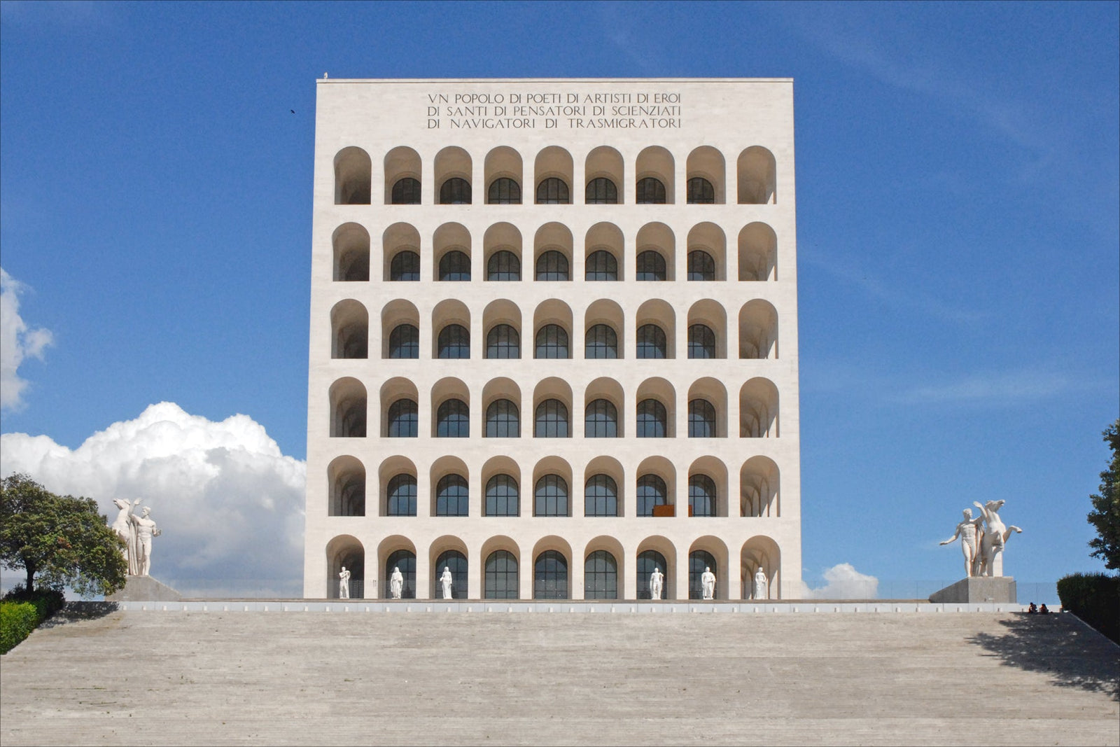 SQUARE COLOSSEUM