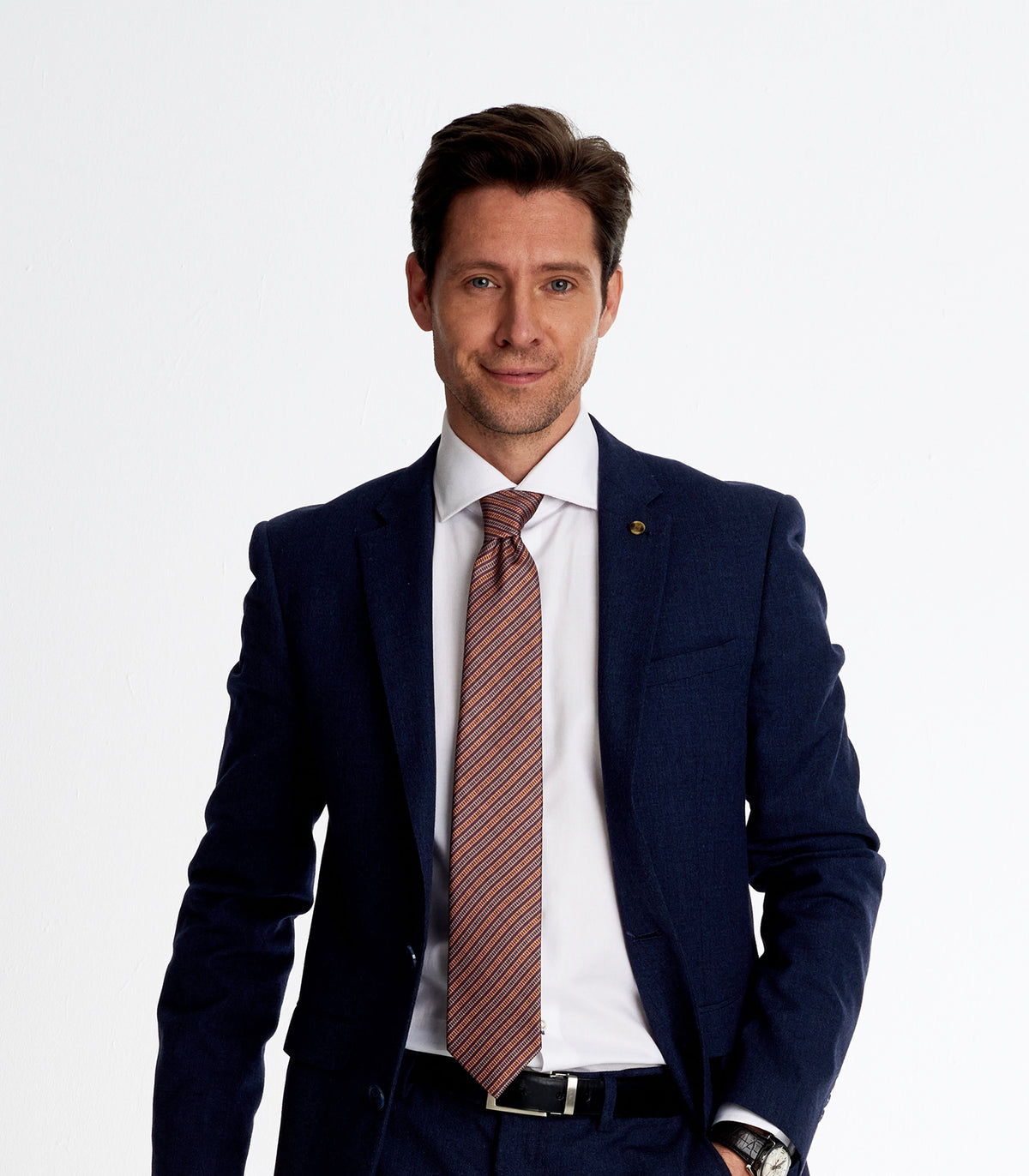 Elegant man wearing a Silk_tie_grey burgundy blue stripes